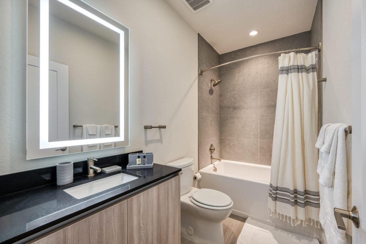 Modern Home With Private Pool Near Disneyオーランド エクステリア 写真