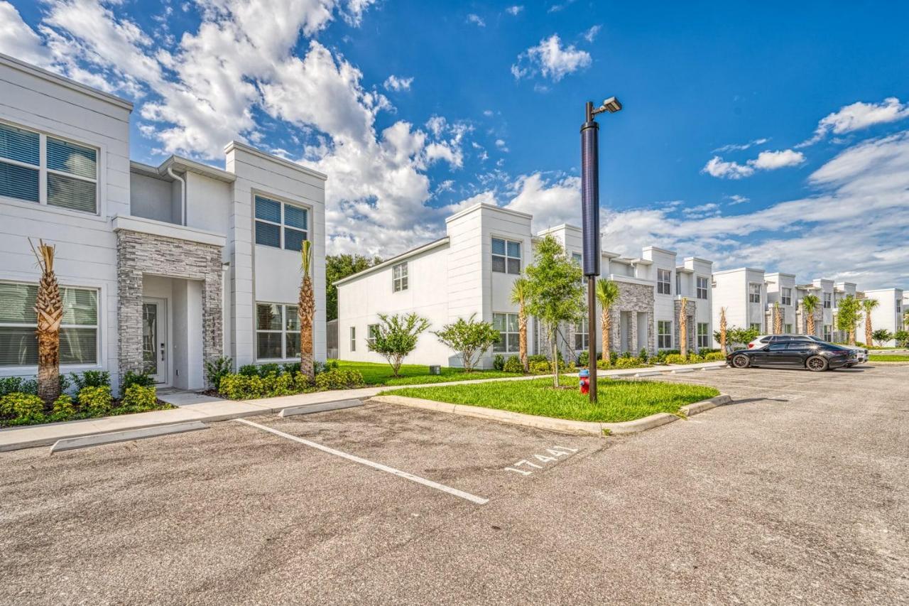 Modern Home With Private Pool Near Disneyオーランド エクステリア 写真