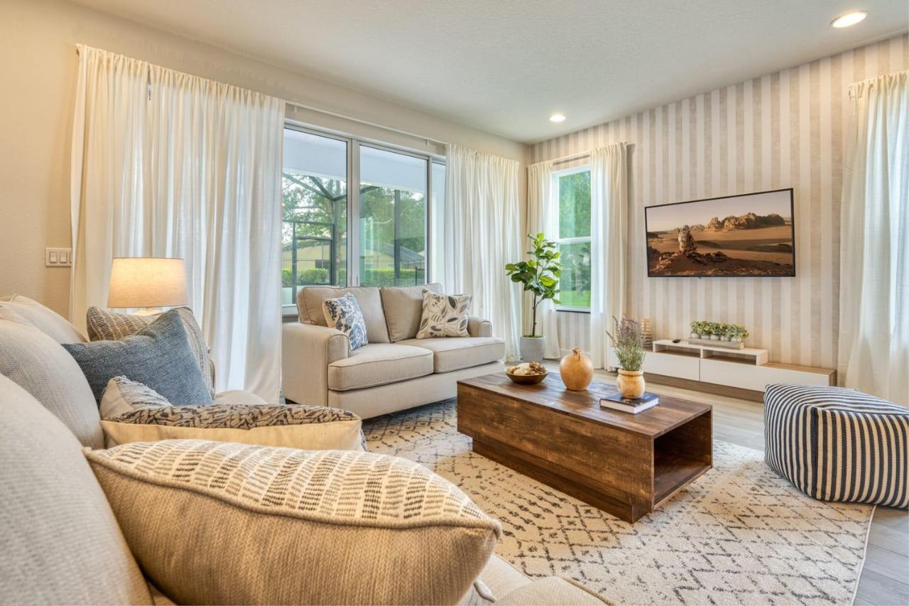 Modern Home With Private Pool Near Disneyオーランド エクステリア 写真
