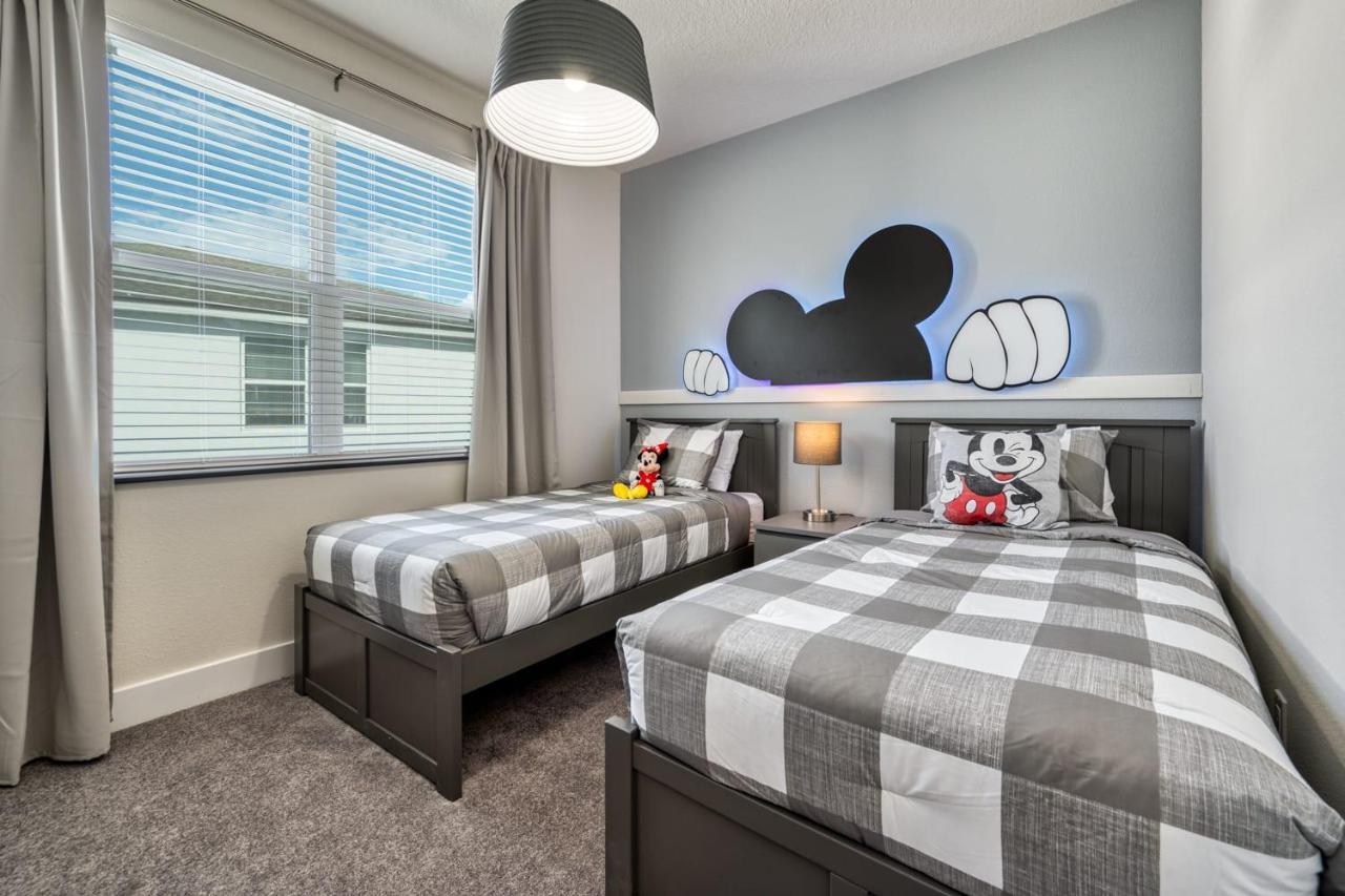 Modern Home With Private Pool Near Disneyオーランド エクステリア 写真